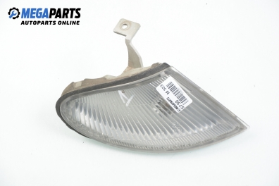 Мигач за Mazda 323 S V Sedan (09.1992 - 12.2003), седан, позиция: дясна, № Koito