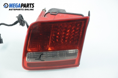 Вътрешен стоп за Audi A8 Sedan II (10.2002 - 07.2010), позиция: дясна