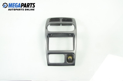 Централна конзола за Daihatsu Sirion Hatchback I (04.1998 - 04.2005)