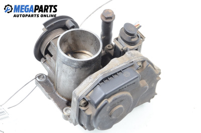 Дроселова клапа за Volkswagen Polo Hatchback II (10.1994 - 10.1999) 60 1.4, 60 к.с., № 08237/130/002