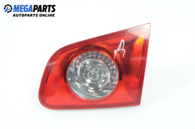 Вътрешен стоп за Volkswagen Passat V Variant B6 (08.2005 - 11.2011), комби, позиция: дясна