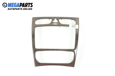 Централна конзола за Mercedes-Benz C-Class Sedan (W203) (05.2000 - 08.2007)