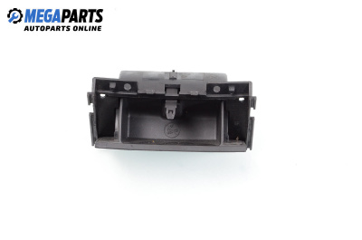 Пепелник за Volkswagen Passat V Variant B6 (08.2005 - 11.2011)