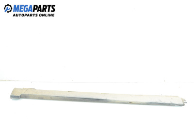 Праг за Volkswagen Passat V Variant B6 (08.2005 - 11.2011), 4+1 вр., комби, позиция: дясна
