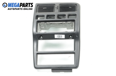 Централна конзола за Nissan Almera I Hatchback (07.1995 - 07.2001)