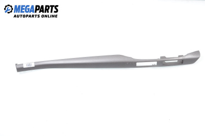 Интериорна пластмаса за Toyota Avensis II Station Wagon (04.2003 - 11.2008), 4+1 вр., комби, позиция: предна