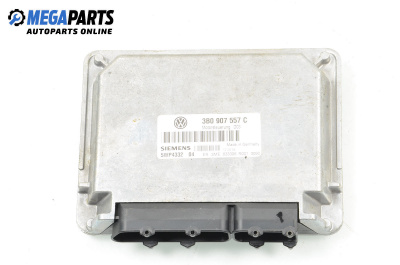 Компютър двигател за Volkswagen Passat III Sedan B5 (08.1996 - 12.2001) 1.6, 101 к.с., № 3B0 907 557 C