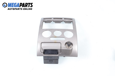 Централна конзола за Kia Rio I Estate (07.2000 - 04.2006)