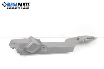 Интериорна пластмаса багажник за Ford Focus II Estate (07.2004 - 09.2012), комби