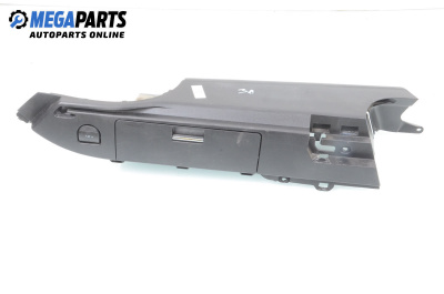 Интериорна пластмаса багажник за Alfa Romeo 159 Sportwagon (03.2006 - 11.2011), комби