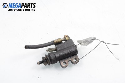 Долна помпа за съединител за Nissan Almera TINO (12.1998 - 02.2006)
