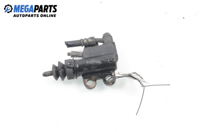 Долна помпа за съединител за Nissan Almera II Hatchback (01.2000 - 12.2006)