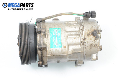Компресор климатик за Volkswagen Golf IV Hatchback (08.1997 - 06.2005) 1.9 SDI, 68 к.с., № 1J0 820 803 A