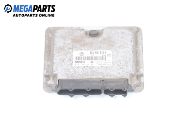 Компютър двигател за Volkswagen New Beetle Hatchback (01.1998 - 09.2010) 2.0, 115 к.с., № Bosch 0 261 204 935