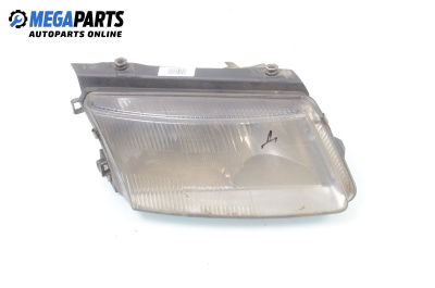Фар за Volkswagen Passat III Variant B5 (05.1997 - 12.2001), комби, позиция: дясна