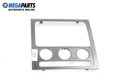 Централна конзола за Volkswagen Touran Minivan I (02.2003 - 05.2010)