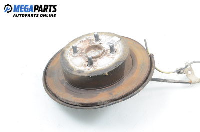 Шенкел главина за Toyota Corolla E12 Hatchback (11.2001 - 02.2007), позиция: задна, дясна