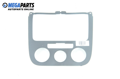 Централна конзола за Volkswagen Golf V Hatchback (10.2003 - 02.2009)