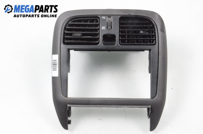 Централна конзола за Mitsubishi Carisma Hatchback (07.1995 - 06.2006)