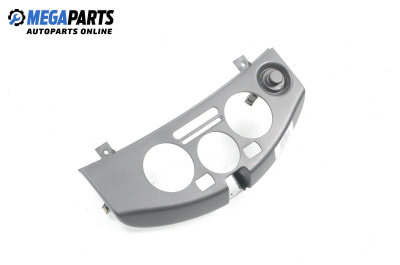 Централна конзола за Nissan Micra III Hatchback (01.2003 - 06.2010)