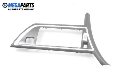 Централна конзола за Toyota Auris Hatchback II (10.2012 - 12.2018)