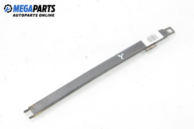 Лайсна под фар за Mercedes-Benz 190 Sedan W201 (10.1982 - 08.1993), седан, позиция: дясна