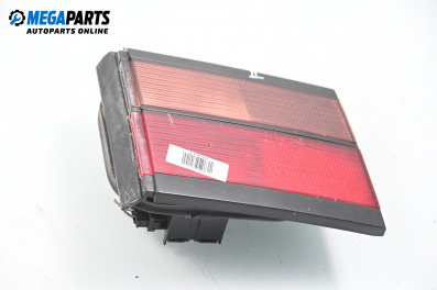 Вътрешен стоп за Volkswagen Passat II Variant B3, B4 (02.1988 - 06.1997), комби, позиция: дясна