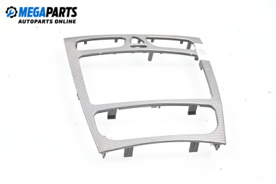 Централна конзола за Mercedes-Benz C-Class Estate (S203) (03.2001 - 08.2007)