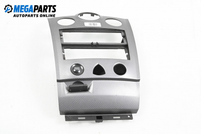 Централна конзола за Renault Megane II Grandtour (08.2003 - 08.2012)