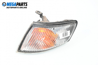 Мигач за Mazda 626 V Sedan (05.1997 - 10.2002), седан, позиция: лява