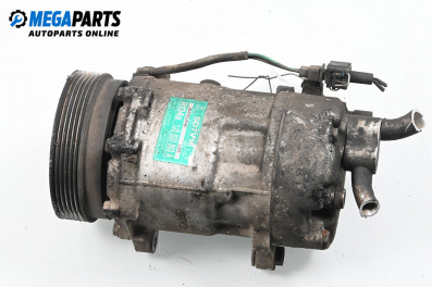 Компресор климатик за Volkswagen New Beetle Hatchback (01.1998 - 09.2010) 2.0, 115 к.с., № 1J0 820 803 A