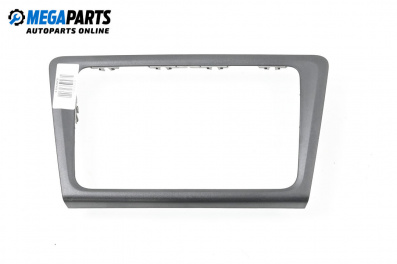 Централна конзола за Skoda Rapid Hatchback (02.2012 - ...)