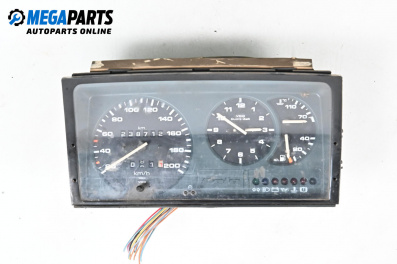 Километраж за Volkswagen Polo Hatchback I (10.1981 - 09.1994) 1.0 Catalyst, 45 к.с.