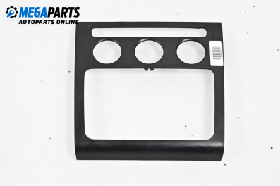 Централна конзола за Volkswagen Touran Minivan I (02.2003 - 05.2010)