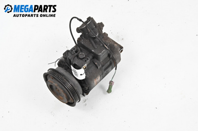 Компресор климатик за Volkswagen Passat III Variant B5 (05.1997 - 12.2001) 1.6, 101 к.с., № 8D0 260 808