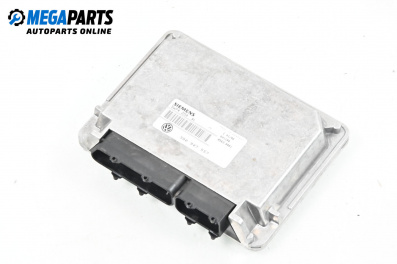 Компютър двигател за Volkswagen Passat III Sedan B5 (08.1996 - 12.2001) 1.6, 101 к.с., № 3B0 907 557