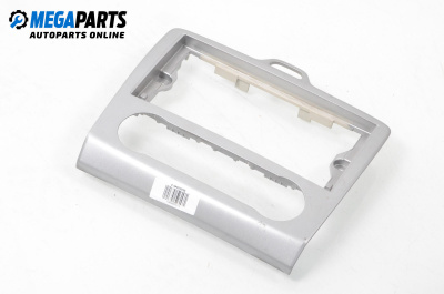 Централна конзола за Ford Focus II Hatchback (07.2004 - 09.2012)