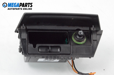 Пепелник за Ford Focus II Hatchback (07.2004 - 09.2012)