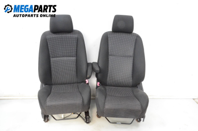 Комплект салон за Toyota Corolla Verso II (03.2004 - 04.2009), 4+1 вр.