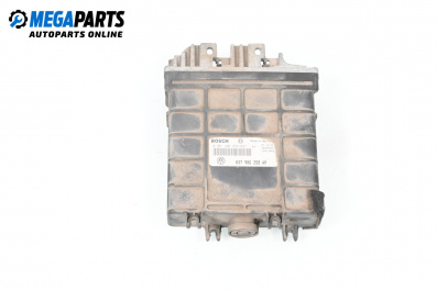 Компютър двигател за Volkswagen Passat II Variant B3, B4 (02.1988 - 06.1997) 1.6, 101 к.с., № Bosch 0 261 203 686/687