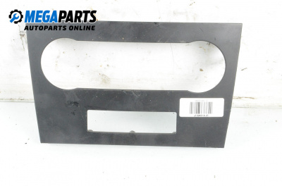 Централна конзола за Mercedes-Benz B-Class Hatchback I (03.2005 - 11.2011)