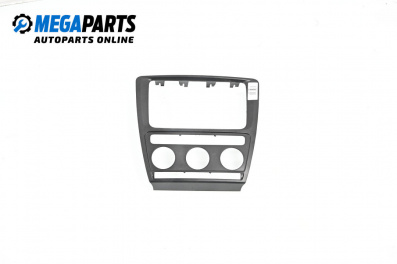 Централна конзола за Skoda Octavia II Combi (02.2004 - 06.2013)