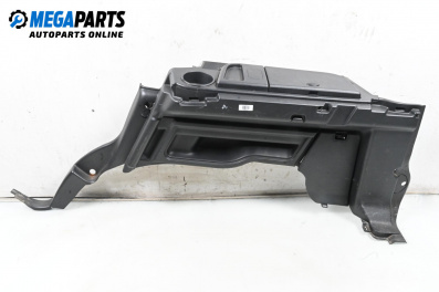 Интериорна пластмаса багажник за Land Rover Discovery III SUV (07.2004 - 09.2009), 4+1 вр., джип