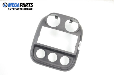 Централна конзола за Jeep Compass SUV I (08.2006 - 01.2016)