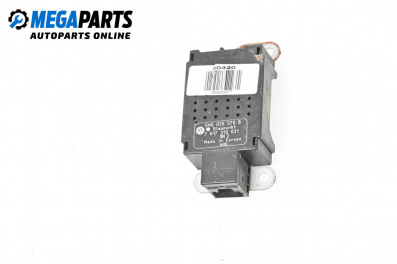 Усилвател антена за Volkswagen Golf V Hatchback (10.2003 - 02.2009), № 5M0035570B