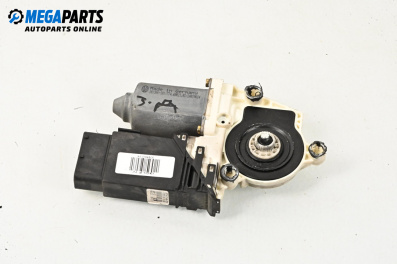 Електромотор за стъклоподемник за Volkswagen Golf IV Hatchback (08.1997 - 06.2005), 4+1 вр., хечбек, позиция: задна, дясна