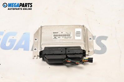 Компютър двигател за Kia Sorento I SUV (08.2002 - 12.2009) 2.5 CRDi, 140 к.с., № 0281011579
