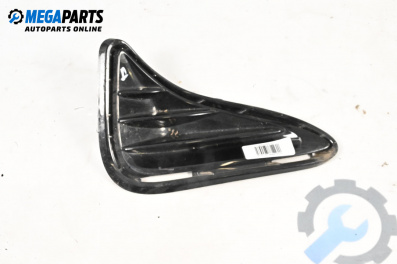 Декоративна капачка броня за Toyota Corolla E18 Sedan (06.2013 - 05.2019), седан