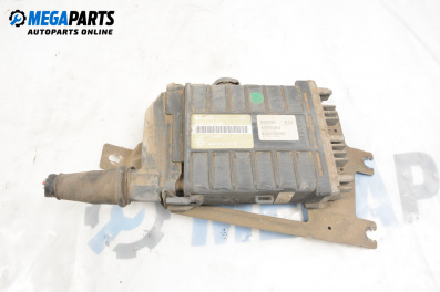 Компютър двигател за Volkswagen Passat II Variant B3, B4 (02.1988 - 06.1997) 1.8, 90 к.с., № 0261200161