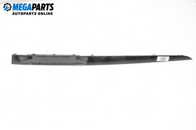 Интериорна лайсна за Mazda 3 Hatchback I (10.2003 - 12.2009), 4+1 вр., хечбек